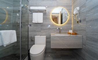 Yaduo Hotel (Shanghai Changshou Road Metro Station)