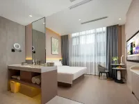 Atour X Hotel Chuxiong Yihai Park Hotels in Chuxiong City