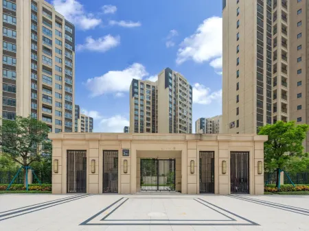 Fumi International Apartment (Bay Famous House) Отели рядом с достопримечательностью «Zhuhai City Polytechnic»