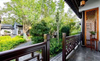 Yangzhou Yi'er Shanju Boutique Homestay (Slender West Lake Dongguan Street Branch)