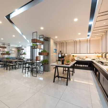 Ginza Jingsu Hotel (New Thailand Mao Road Bus Terminal)