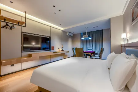 Jiudian Hotel (Lingao Fuluo Tianjie Bus Station Branch)