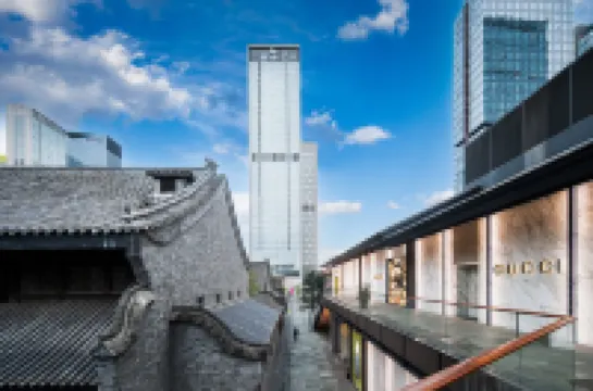 Summer Island Service Apartment (Chengdu Taikoo Li) Hotels near Taikoo Li