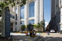 โรงแรมแกรนด์โรวิน - ที่มีที่จอดรถ