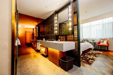 Herm Garden Hotel Отели рядом с достопримечательностью «Weichai University»