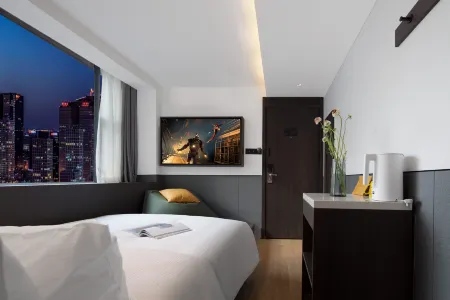 Mcsrh Hotel (Guiyang Spray Pool Subway Station) Отели рядом с достопримечательностью «Riverside Park»