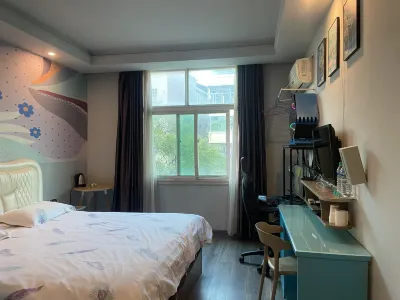 Jingzu Esports Hotel (Nanchang Fuxing Avenue East Subway Station Branch)