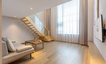 Rezen Select Hotel (Enshi Tujia Girl`s Town)