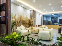 Dali Shuanghaiyue Seaview Hotel (Xingsheng Bridge) Hotels near Caicun