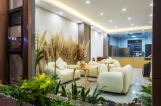 Dali Shuanghaiyue Seaview Hotel (Xingsheng Bridge)