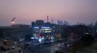 REMAX Esports Hotel (Dongyu Night Market Songjiang East Road Metro Station Branch) Hotels in Ningbo