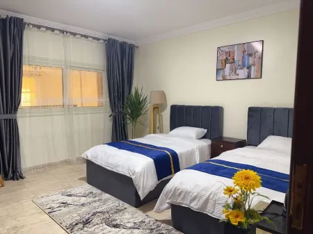 House of Chinese in Egypt Отели рядом с достопримечательностью «Канадский международный колледж - CIC»