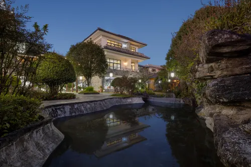 Julin Hot Spring  Homestay - parcheggio