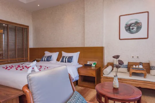 Dali Junbo Haiyue Seaview Hotel