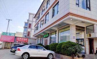 Yongsheng Chenghai Shili Biantun Hotel