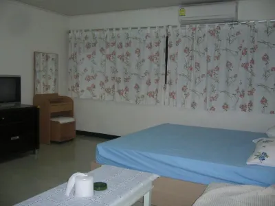 Room in Apartment - Poppular Palace Don Mueang Bangkok, 5-Minute Drive from Impact Arena