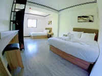 Lucky Tito Coron Dive Resort