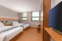 Zhongtian Phoenix Hotel (Changzhou Dinosaur Park Global Harbor) Hotels in Changzhou