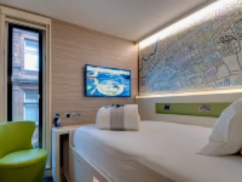 ハブ バイ プレミア イン エディンバラ Cc ローズ ストリート プリンシズ・ストリート周辺のホテル