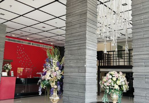 메이플라워 그란데 호텔 치앙마이 수영장