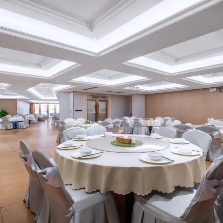 Vienna International Hotel (Shenzhen Dameisha Metro Station Store)