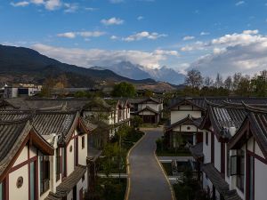 Lijiang Chaoran Garden Villa