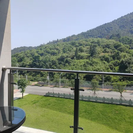 Huamu Guposhan Hot Spring B&B