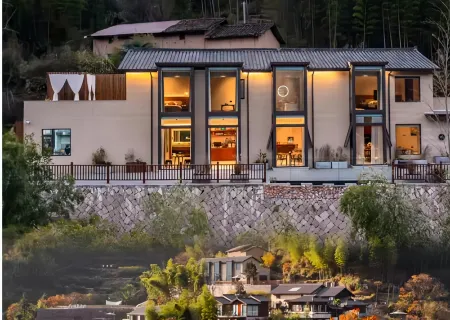 Quzhou Rixi Mountain Middle Homestay Отели рядом с достопримечательностью «Dragon Gate Conyon»