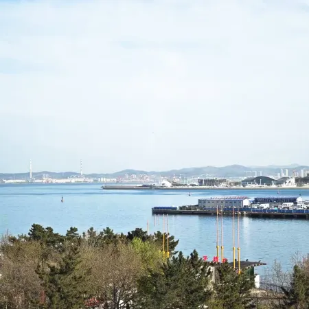 Floral Hotel·Langyue Seaview hotel (Weihai Xingfumen Weigao Plaza)