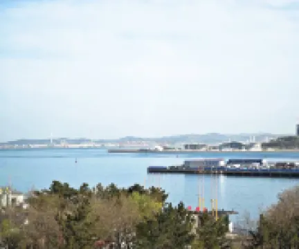 花築·朗玥海景客棧（威海幸福門威高廣場店）