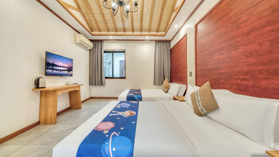 Wuzhen Weiming Inn