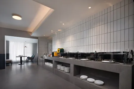 Yibo Apartment Hotel (Changsha Songya Lake Wuyue Plaza) Отели рядом с достопримечательностью «Hunan Engineering Polytechnic»