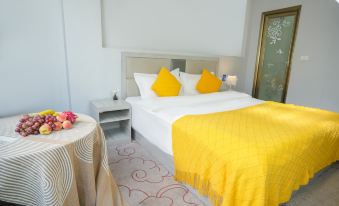 Lanya Hotel