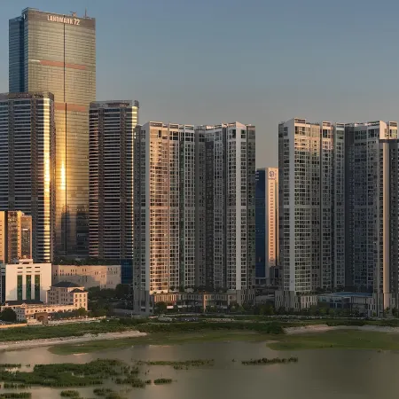 Ember Housing - Vinhomes Skylake Apartment My Dinh Near Keangnam