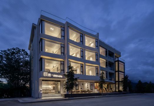 룬징 메리 디자이너 호텔 객실 내부