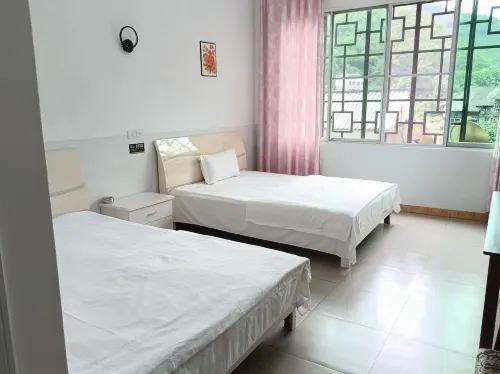 Zhuxiang Hotel (Chishui Bing'an Ancient Town Xinjie Branch)