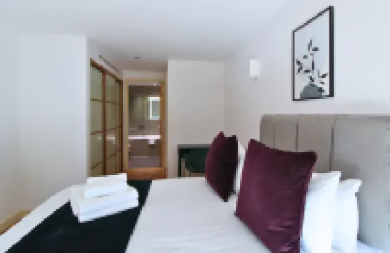 Viridian Apartments in Kew Bridge Serviced Apartments - St Georges