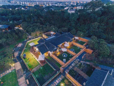 MOUNTAIN  VILLA Отели рядом с достопримечательностью «Wuxi College of Vocational Technology (Qian'ou Road)»