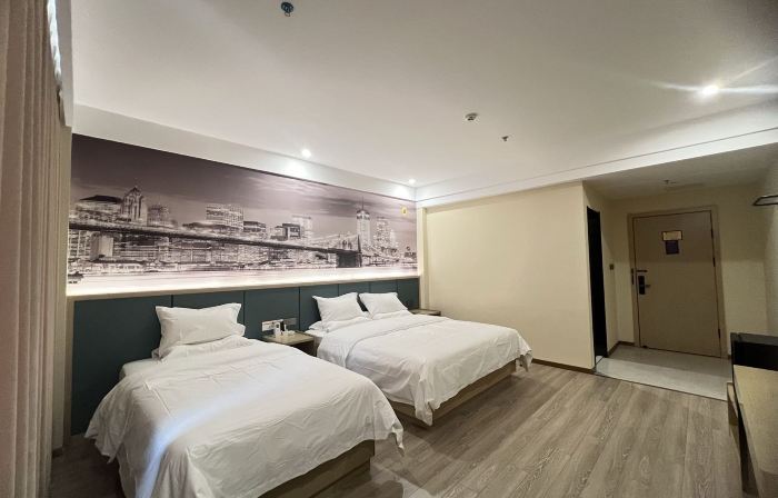 boya Hotel (Farmers' Market)