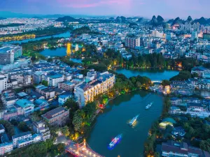 Lijiang Moon View · Quiet Holiday Lakeside Hotel (Guilin Two Rivers & Four Lakes Area)