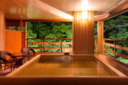 Yamanaka Onsen Kagari Kisshotei