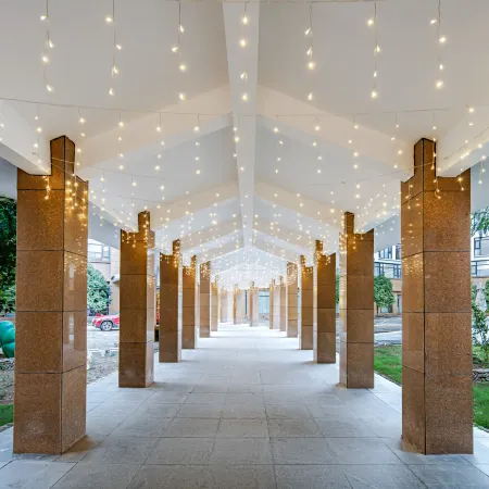Diamond Holiday Crown Hotel