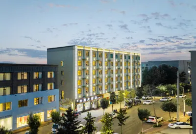 White Horse Hotel Hotel di Provinsi Hua