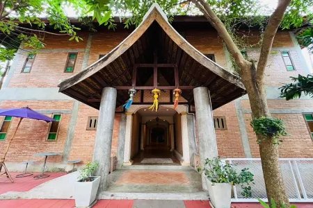 Amethyst Hotel Chiang Mai Отели рядом с достопримечательностью «Пинг»