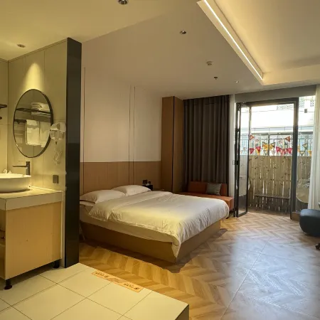 Fuquan Shiqi Xiaoshe Smart Hotel