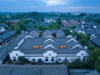 Swan Lake Inviting Moon Paviloin Hotel（Taierzhuang Ancient City Scenic Area） Hotels near Taierzhuang Ancient Town
