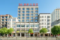 盛凱倫國際飯店（臨高汽車站店） 趣野富力悅海灣星空營地附近的飯店