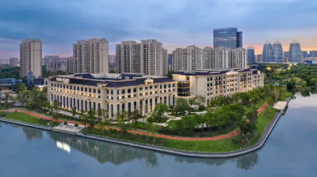 Four Points by Sheraton Huzhou Nanxun Hotels near Xiaolianzhuang