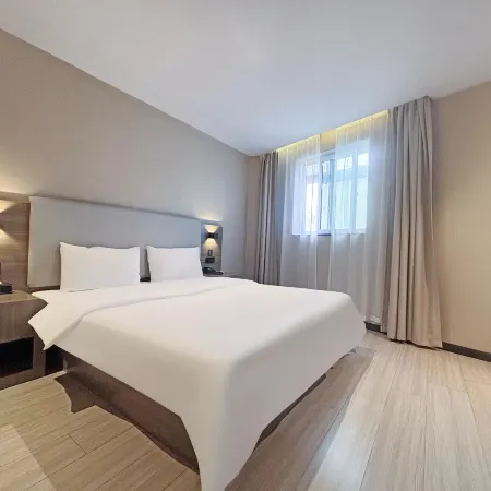 Lai Yi Hotel (Changji Road Anting Subway Station) Отели рядом с достопримечательностью «Северный вокзал Аньтин»