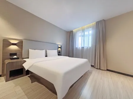 Lai Yi Hotel (Changji Road Anting Subway Station) Отели рядом со станцией Anting North Railway Station